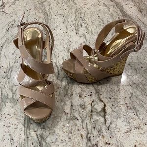 Society 86 Tan/ Gold Glitter Wedges  6
